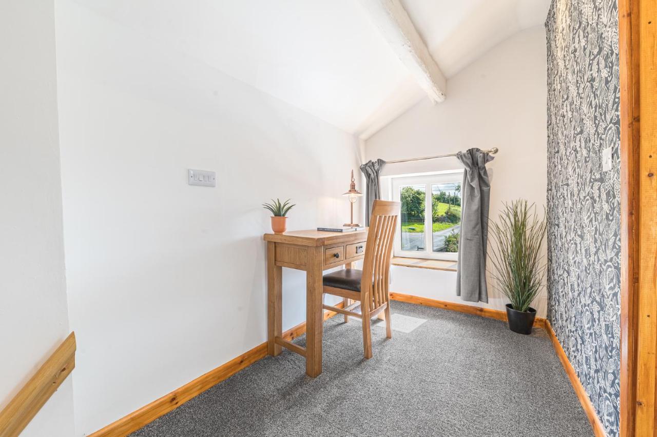 The Black Dog Apartment Dalton in Furness Extérieur photo