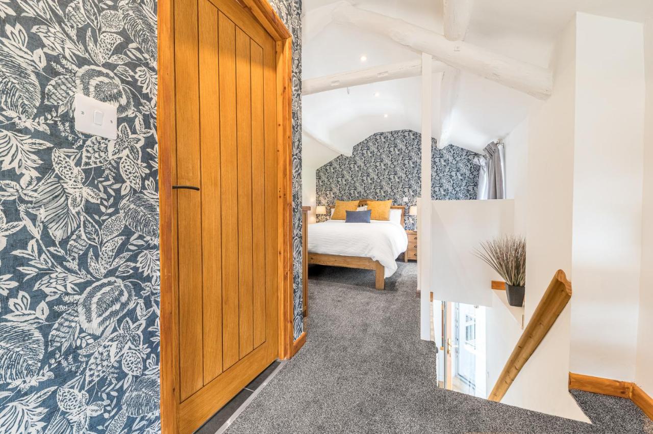 The Black Dog Apartment Dalton in Furness Extérieur photo